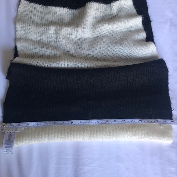 Michael Kors Large infinity scarf - Picture 7 of 8